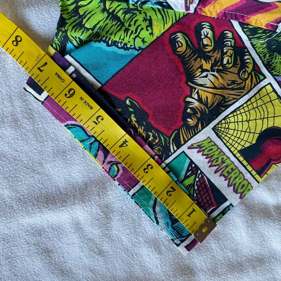 Unique Vintage x Universal Monsters Hawaii Print Button Down Shirt Men's L 10-12 - Picture 12 of 14